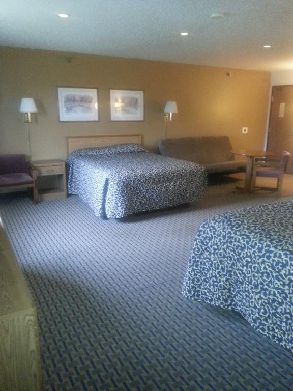 Rodeway Hotel 2*